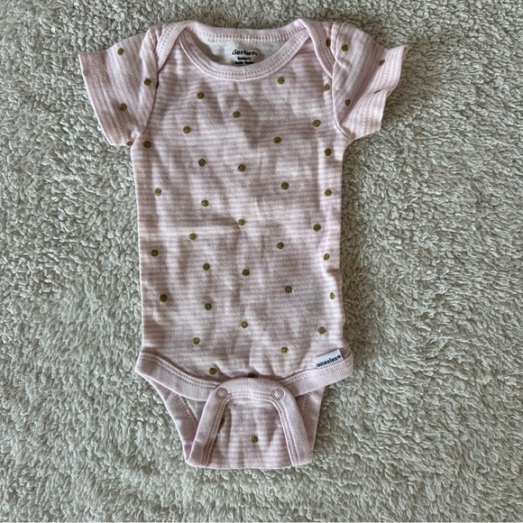 Bundle of Newborn Onsies - Picture 12 of 14